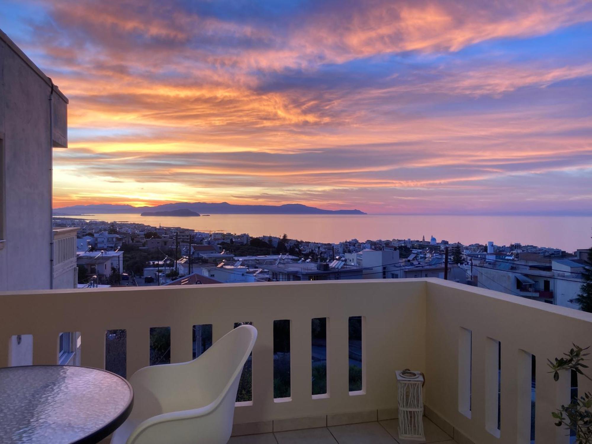 Stephanie'S Place - Charming Apartment With Sea View Chrissi Akti Chania Exterior foto